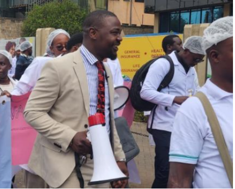 Read more about the article Healthcare Crisis Looms: Doctors Declare Countrywide Strike